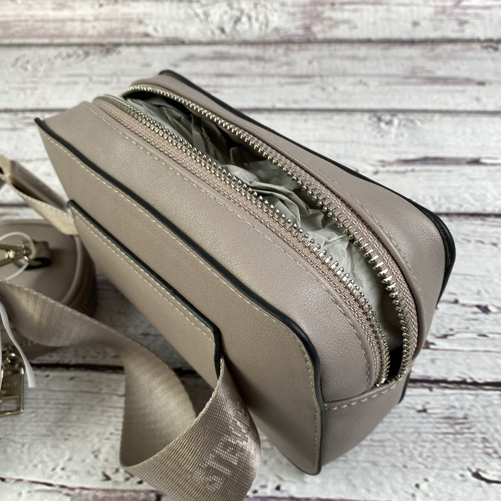 Steve Madden Fanny Pack Crossbody Bag Logo Belt with AirPod Case Mushroom - Picture 9 of 12